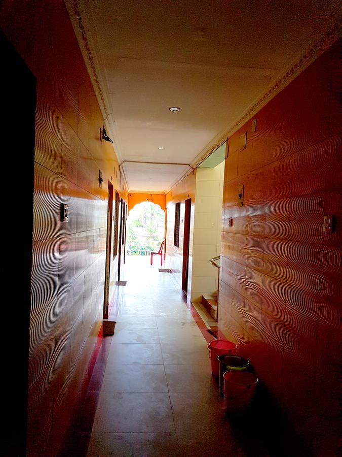 Hotel Swarg 普里 外观 照片
